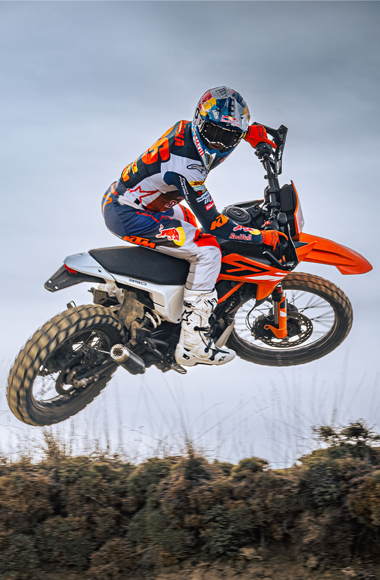 PHO_BIKE_MOBILE_KTM-dual-sport-390-enduro-r-2025-model-page-mobile-header_#SALL_#AEPI_#V1